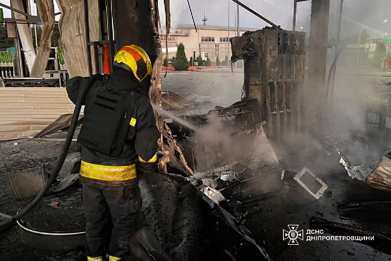 #Дніпропетровщині.1 загибла жінка та 3 поранених, внаслідок нічних російських атак #Дніпропетровщині.1 загибла жінка та 3 поранених, внаслідок нічних російських атак