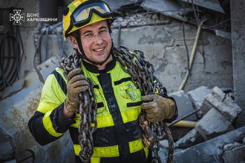 👩🚒Київські рятувальники повернулися додому після надскладної місії: майже шість днів вони працювали на Харківщині 👩🚒Київські рятувальники повернулися додому після надскладної місії: майже шість днів вони працювали на Харківщині