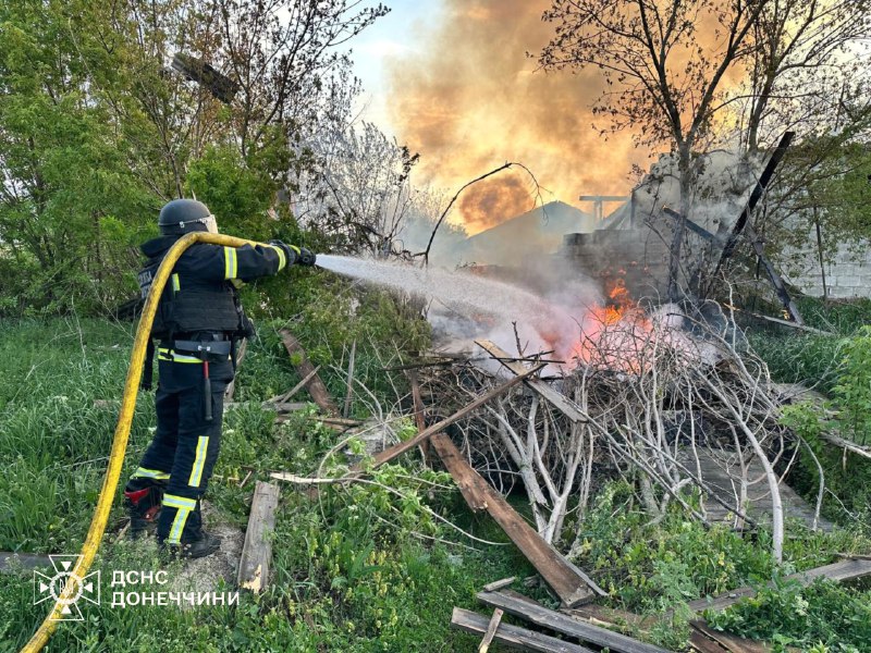📌 росіяни знову атакували Донеччину, знищуючи цивільну інфраструктуру регіону, – палають будинки, храми та підприємства 📌 росіяни знову атакували Донеччину, знищуючи цивільну інфраструктуру регіону, – палають будинки, храми та підприємства