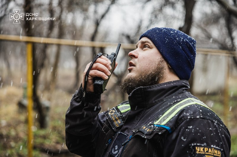📍У Харкові рятувальники проводили аварійно-відновлювальні роботи після російських обстрілів в Основ’янському та Слобідському районах 📍У Харкові рятувальники проводили аварійно-відновлювальні роботи після російських обстрілів в Основ’янському та Слобідському районах