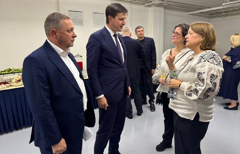🌾 Херсонщина представила міжнародним партнерам результати відновлення аграрного сектору. 🌾 Херсонщина представила міжнародним партнерам результати відновлення аграрного сектору.