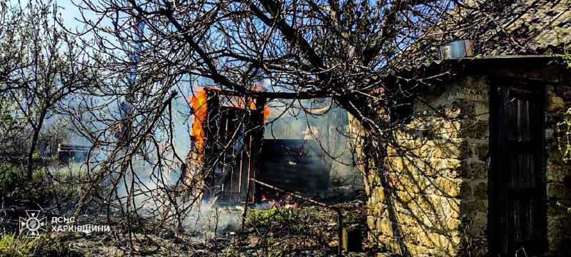 Харківщина: вогнеборці ліквідували наслідки ворожого удару
Сьогодні вдень ворог завдав ударів по житловому сектору с Харківщина: вогнеборці ліквідували наслідки ворожого удару
Сьогодні вдень ворог завдав ударів по житловому сектору с