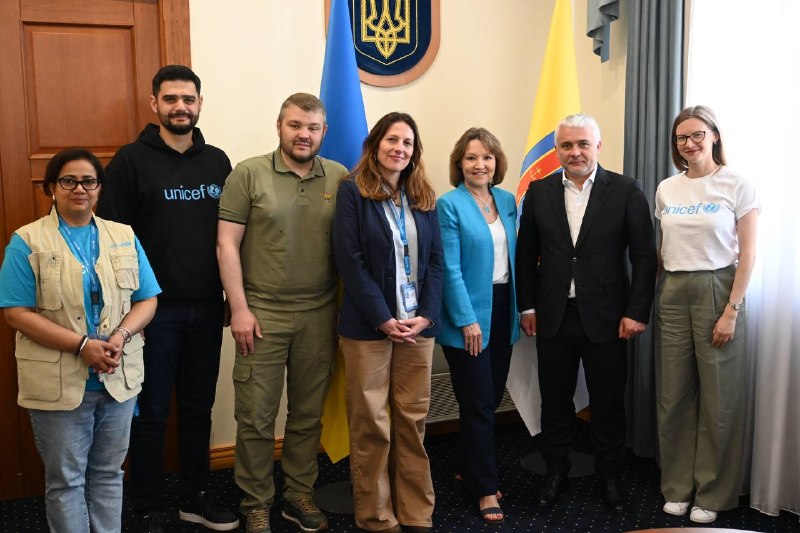 Безпечні школи, енергонезалежні лікарні, підтримка родин та дітей — про це говорили сьогодні під час зустрічі... Безпечні школи, енергонезалежні лікарні, підтримка родин та дітей — про це говорили сьогодні під час зустрічі...