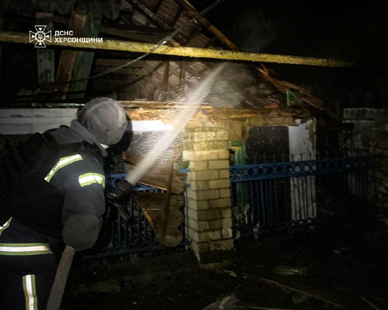 ‼На Херсонщині рятувальники ліквідували пожежі, що виникли через обстріл регіону ‼На Херсонщині рятувальники ліквідували пожежі, що виникли через обстріл регіону