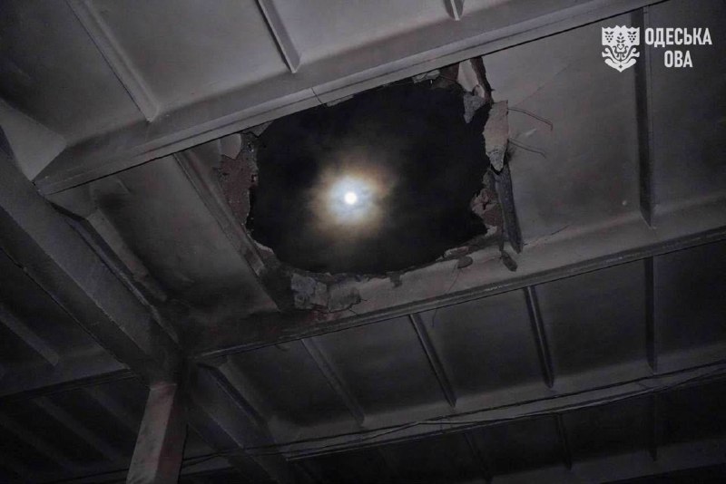 Наразі відомо про двох постраждалих. Це 62-річний чоловік та 63-річна жінка. Медики надали їм допомогу на місці, обійшлось без госпіталізації. Наразі відомо про двох постраждалих. Це 62-річний чоловік та 63-річна жінка. Медики надали їм допомогу на місці, обійшлось без госпіталізації.