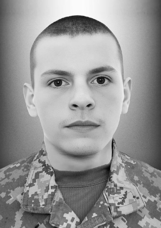 Щоденно о 9 годині – загальнонаціональна хвилина мовчання. Зупиніться, де б ви не були Щоденно о 9 годині – загальнонаціональна хвилина мовчання. Зупиніться, де б ви не були