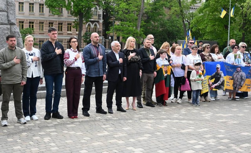 Сьогодні, у День вишиванки, в Одесі зародилася нова пам’ятна традиція - «Вишита стрічка пам’яті». Сьогодні, у День вишиванки, в Одесі зародилася нова пам’ятна традиція - «Вишита стрічка пам’яті».