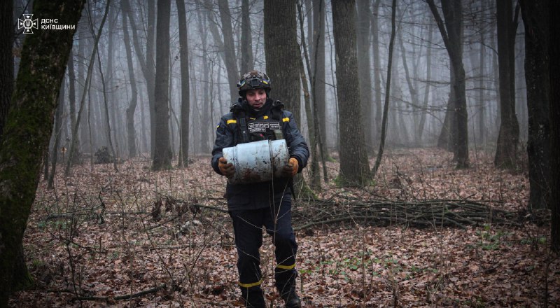 #Київщина: сапери вилучили бойову частину БпЛА “Герань-2” у Богуславській громаді
Фахівці ДСНС ретельно обстежили територію #Київщина: сапери вилучили бойову частину БпЛА “Герань-2” у Богуславській громаді
Фахівці ДСНС ретельно обстежили територію