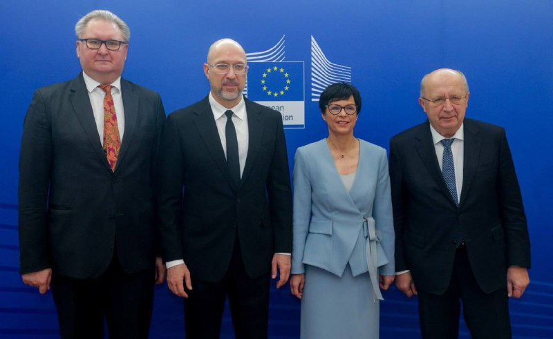🇺🇦🇪🇺 У Брюсселі відбулася зустріч із Єврокомісаром з питань оборони та космосу Андрюсом Кубілюсом і Єврокомісаркою з питань розширення Мартою Кос. 🇺🇦🇪🇺 У Брюсселі відбулася зустріч із Єврокомісаром з питань оборони та космосу Андрюсом Кубілюсом і Єврокомісаркою з питань розширення Мартою Кос.