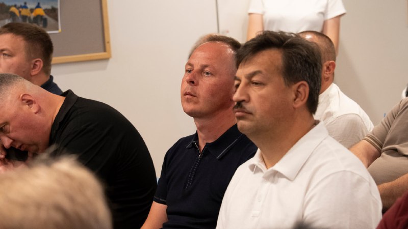 Разом із народним депутатом України Арсенієм Пушкаренком та керівниками громад Житомирщини провели розширену нараду Разом із народним депутатом України Арсенієм Пушкаренком та керівниками громад Житомирщини провели розширену нараду